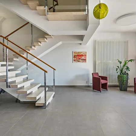 Huber Living Basic 104 Apartamento Germering
